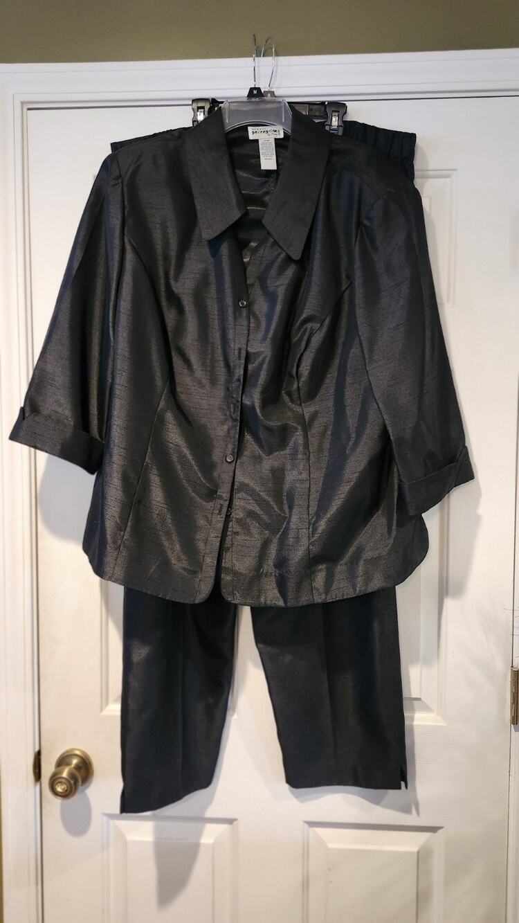 Womens Perceptions 20W Black Stylish Pants Suit